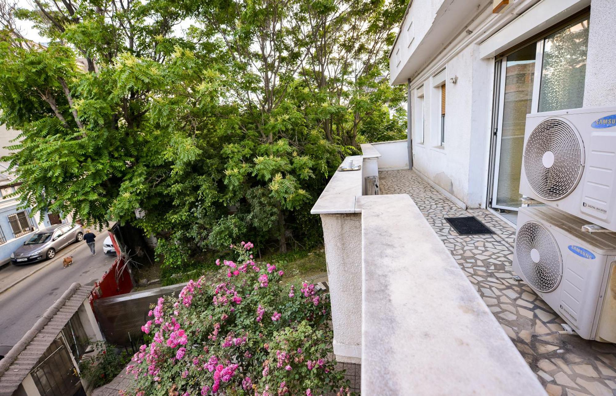 Ideal Accommodation City Center Bukares Bagian luar foto
