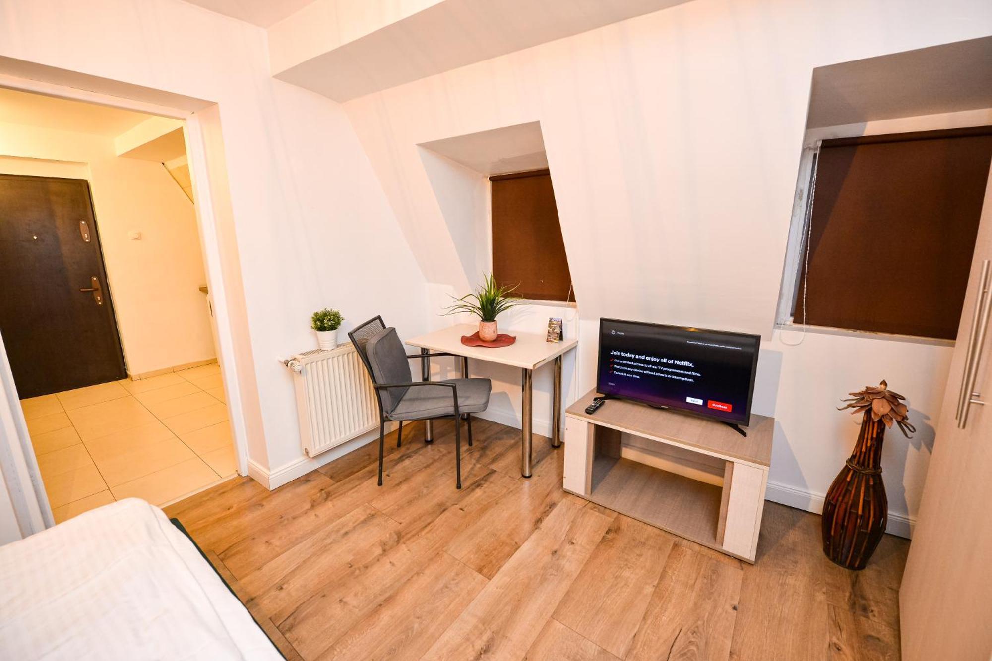 Ideal Accommodation City Center Bukares Bagian luar foto